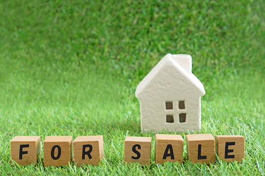 離婚をするときに家は売るべき？離婚時の財産分与で家を売却するタイミングとポイント